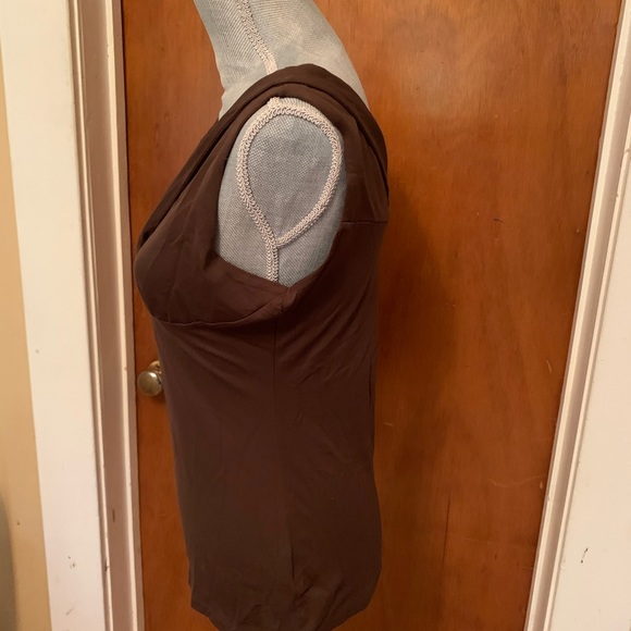 INC sleeveless stretch v neck - Picture 2 of 4